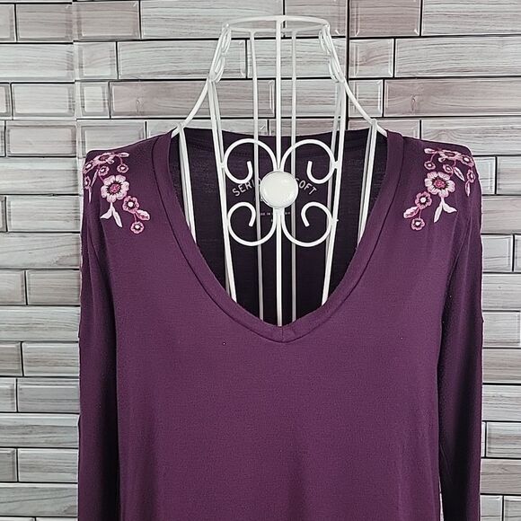 Aeropostale long sleeved top Size M - Picture 2 of 11